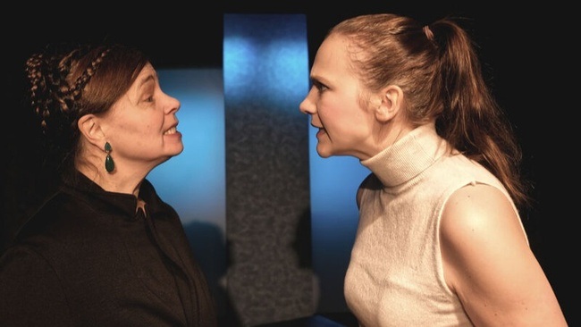 FRAUEN.MÜSSEN.LIEBEN.DÜRFEN