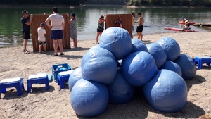 Abenteuer auf dem Wasser: Flossbau und Fahrt für Familien | Ab 6 Jahre, keine Nichtschwimmer