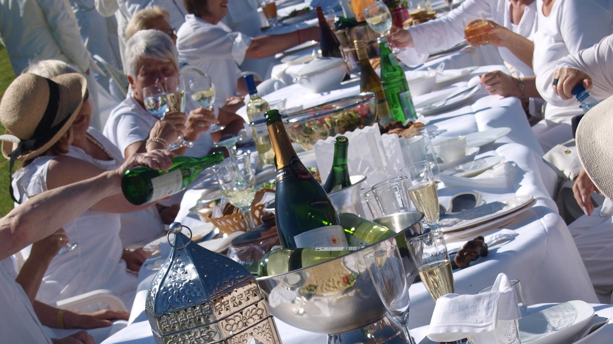 11. Dîner en blanc