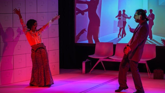 Dali Moustache - Antrag auf Aufenthalt