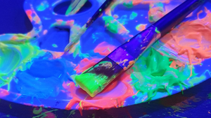 Techno and Paint: Schwarzlicht Edition