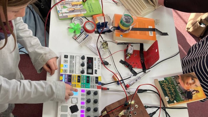 Workshop: Klangroboter // WackelWesen