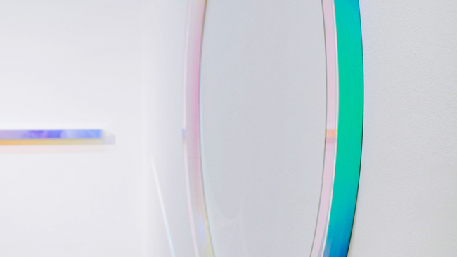 Zwischen Licht und Illusion – Die Magie dichroitischen Glases in Kunst und Architektur. Gespräch mit anschließendem Apéro