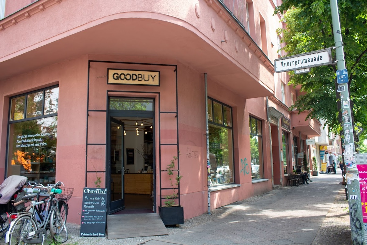 LAUNCH PARTY by BIRKENSPANNER