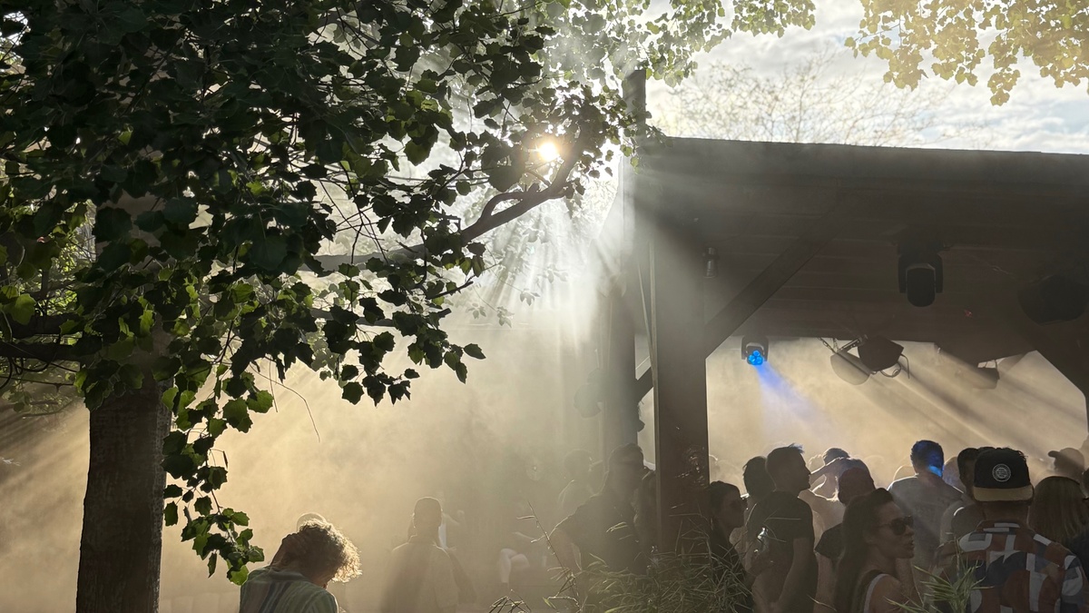 Small Great House '7 Years Of Small Great Things.!' (Open Air + Indoor 20 Hours)