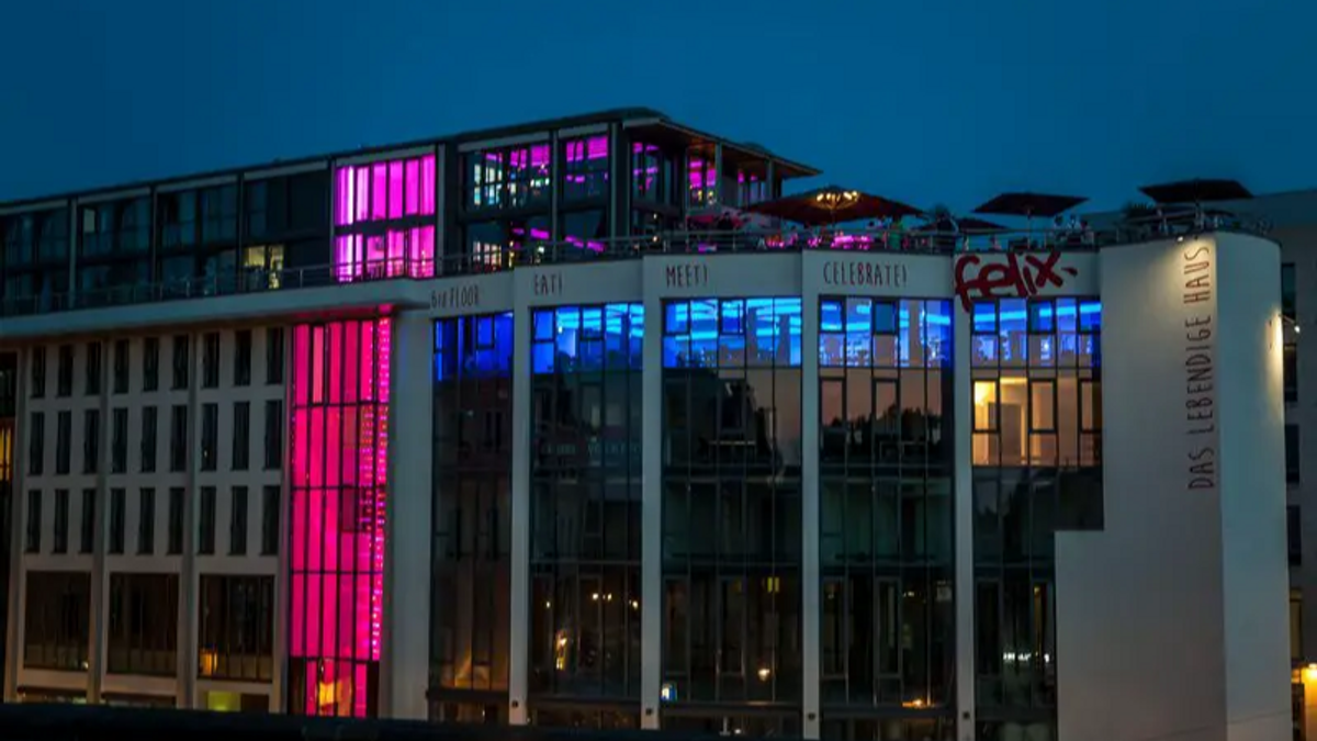 WINE &PAINT x DRESDEN FELIX AM ZWINGER