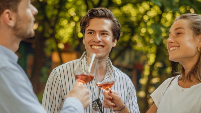 Wine & Food Walking Tour SCHWABING! | Munich Wine Rebels