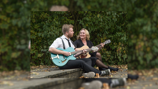 Spätcafé im Glockenhof: Margins of April