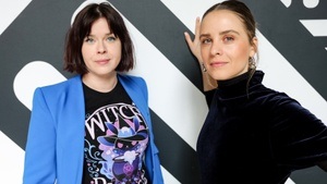 DAS PEN!SMUSEUM. Szenische Lesung mit Mareike Fallwickl und Eva Reisinger