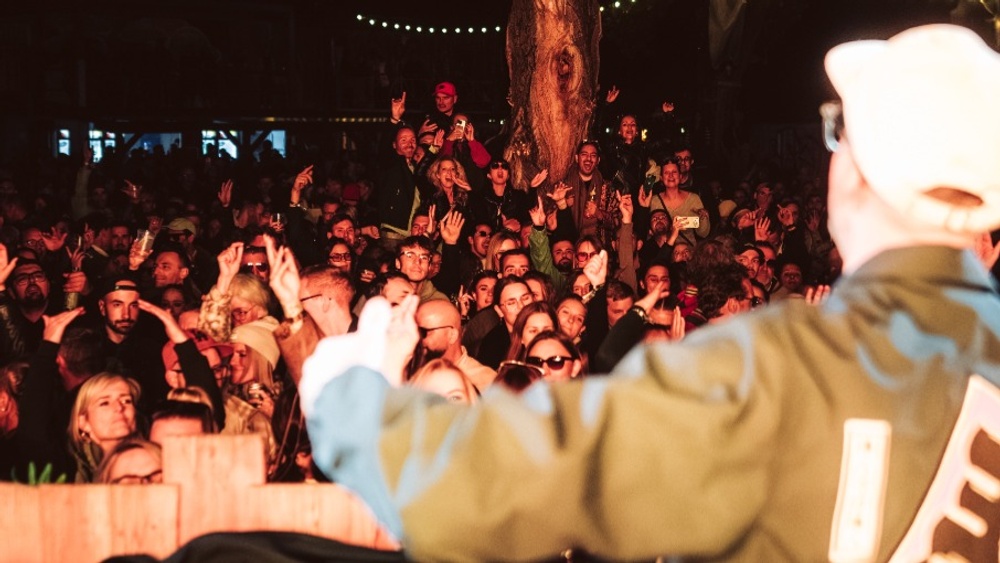 FRITZ KALKBRENNER auf Wolkezwei • Sonntags - Tages Open Air • Leipzigs urbane Stadtidylle an der AWK