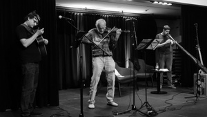 Jazz Club:  Klaus der Geiger Trio „Erde wir sind Deine Kinder“