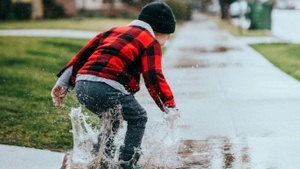 unSICHTBAR verbunden. Im Wasser.