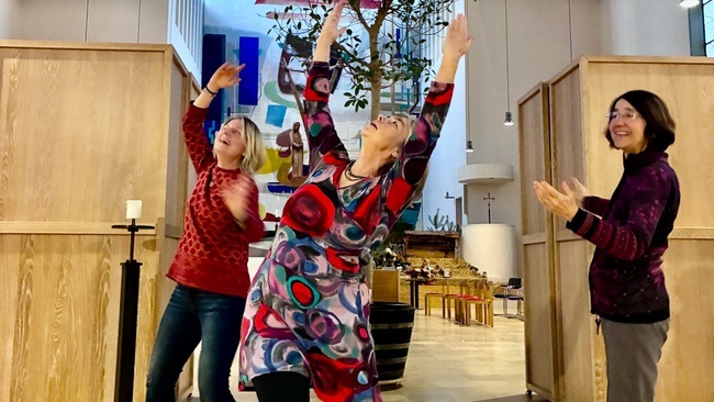 TanzZeit - dein Tanz zu dir - in Köln-Sülz - achtsam · lebendig · verspielt