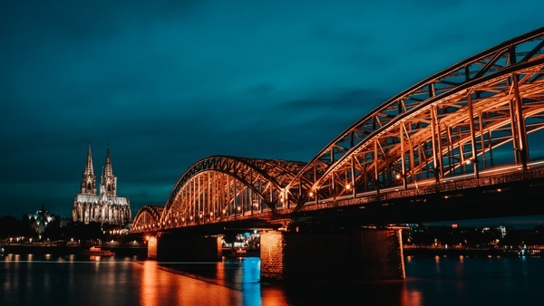 VisitKöln: Gewinne einen Städtetrip von Dortmund nach Köln auf's EAT • PLAY • LOVE FESTIVAL mit Übernachtung im 25hours Hotel