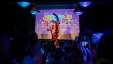 🏳️‍🌈🏳️‍⚧️ QUEER LOVE AT FIRST SLIDE Berlin | Presenter Ticket | Power Point Dating by Rausgegangen 🏳️‍🌈🏳️‍⚧️