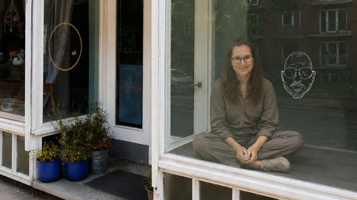 Live-Portraitzeichnen im Schaufenster