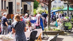 Hof- und Straßenflohmarkt inkl. Kunsthandwerksmarkt