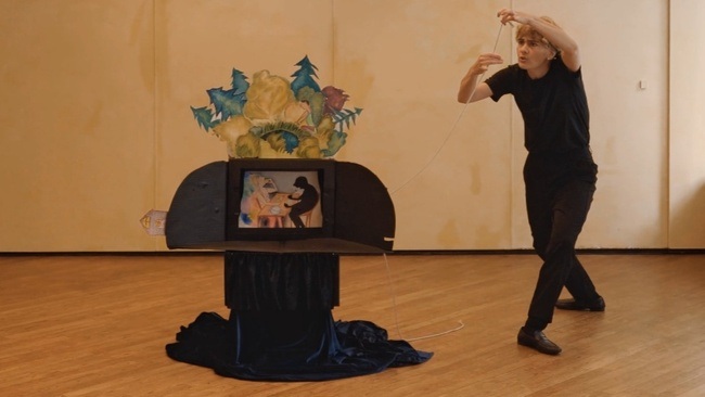 Emres Innenfarben- Kindertheater