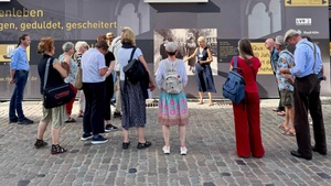 After Work-Führung. Von A wie Archäologie bis Z wie Zusammenleben. Eine Führung um die Baustelle des MiQua. Mit Samantha Bornheim