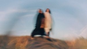 „She* Who Remembers - FLINTA & Krieg"