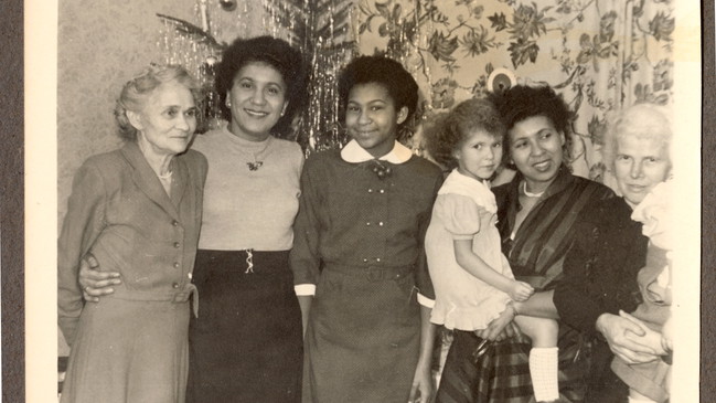 AUSSTELLUNG: AUF DEN SPUREN DER FAMILIE DIECK