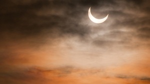 Dunkelheitsmeditation und Erdung