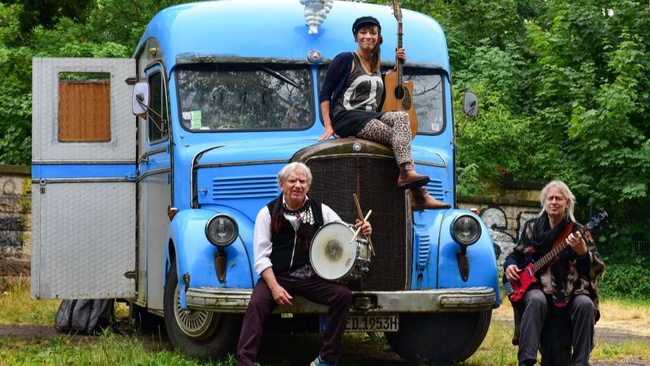 Kai und Funky von TON STEINE SCHERBEN feat. Birte Volta | Support: Sarah Naiva & Band