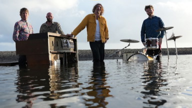 WILLE AND THE BANDITS