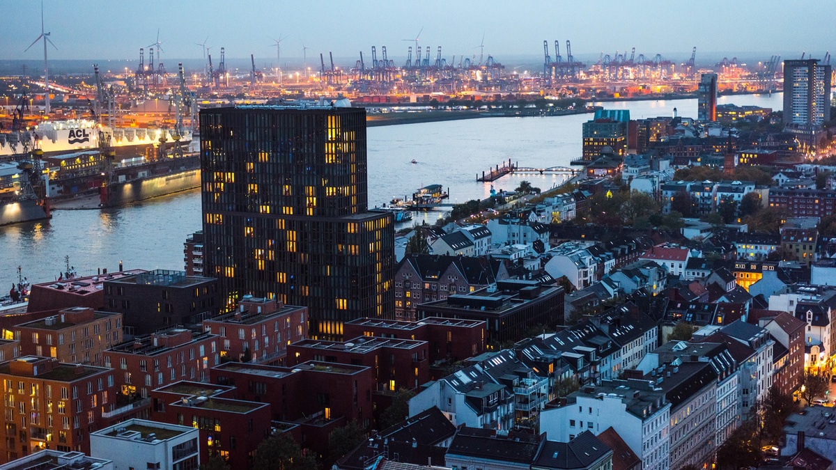 Empire Riverside Hotel