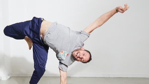 HANDSTAND PRACTICE (E)