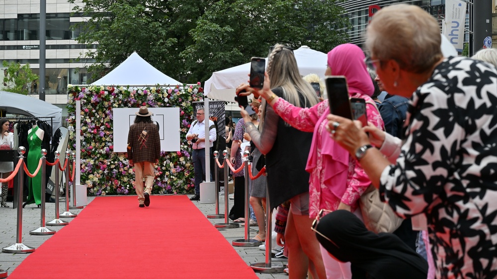 DFD Festival: Public Catwalk