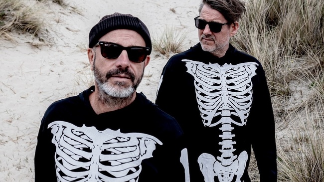 PLEWKA & SCHMEDTJE - "Between The Lights"