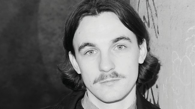 Gespräch und Lesung Kaleb Erdmann „Die Ausweichschule“