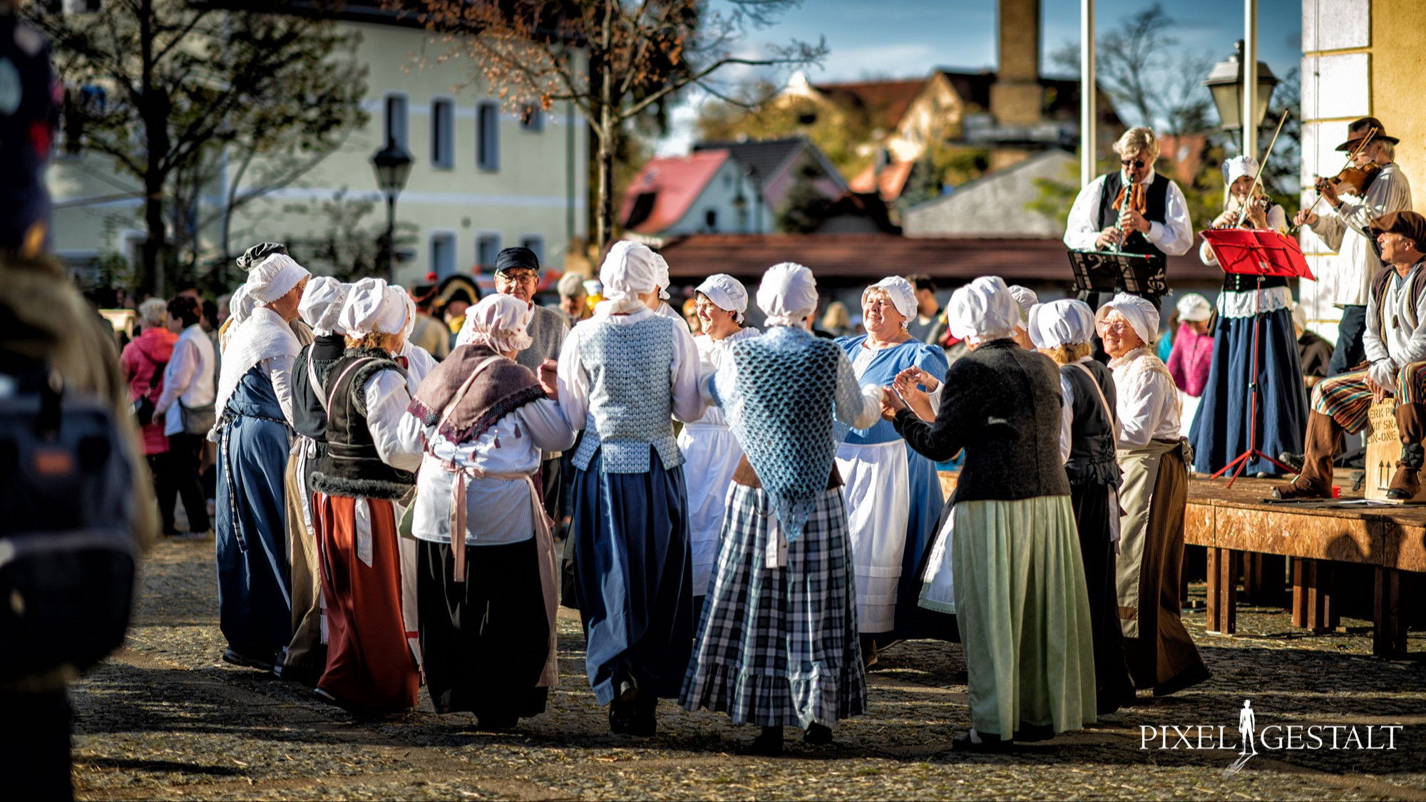 Märchenspiel für Groß und Klein beim Altweibersommer