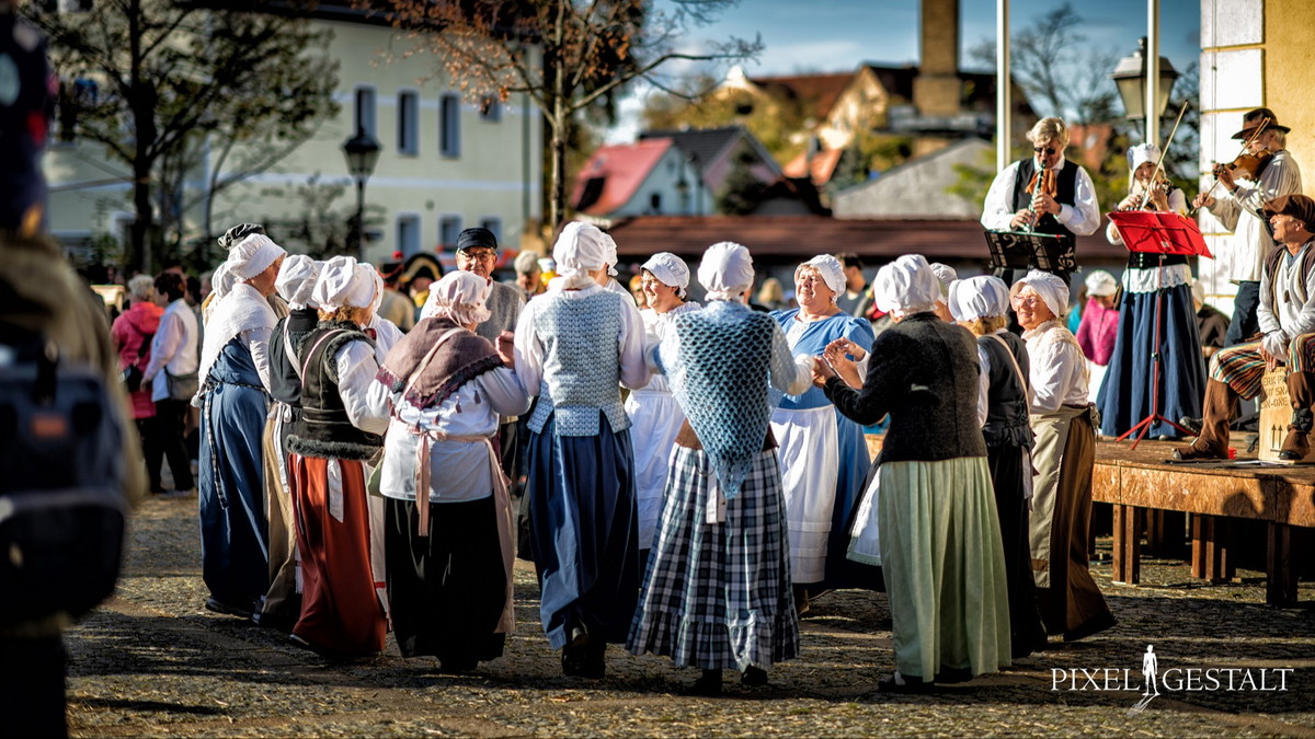 Titelbild der Veranstaltung Märchenspiel beim Altweibersommer