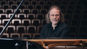 Musica Nova - George Crumb & John Cage