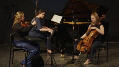 JUNGES PODIUM III - SONNTAGS-MATINEE