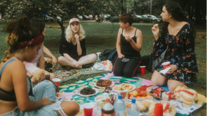 Picknick & New Friends: Sonne, Snacks & neue Leute