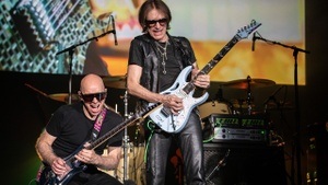 SatchVai Band feat. Joe Satriani & Steve Vai | Tollwood Musik-Arena 2025