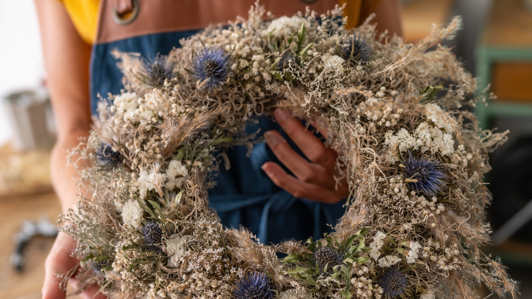 Blumenkranz mit Trockenblumen