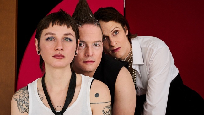 Lipstick Quings Revolution