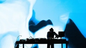 BLAUES RAUSCHEN 2025: Festivaleröffnung mit Duo Wechselstrom, Pamela Z, Nadia Struiwigh und Hüma Utku