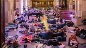 Zwischen Licht und Laub | LAY DOWN and LISTEN