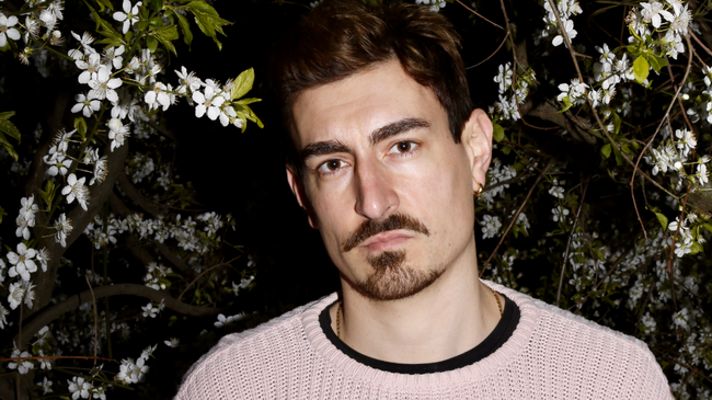 Super einsam — eine inszenierte Lesung mit Anton Weil