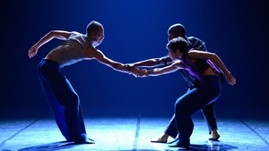 Helge Letonja mit Of Curious Nature: UN-ZEIT/ A Late Summer Night’s Dream