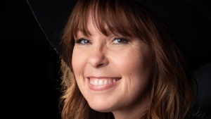 Katie Freudenschuss: One-Woman-Show