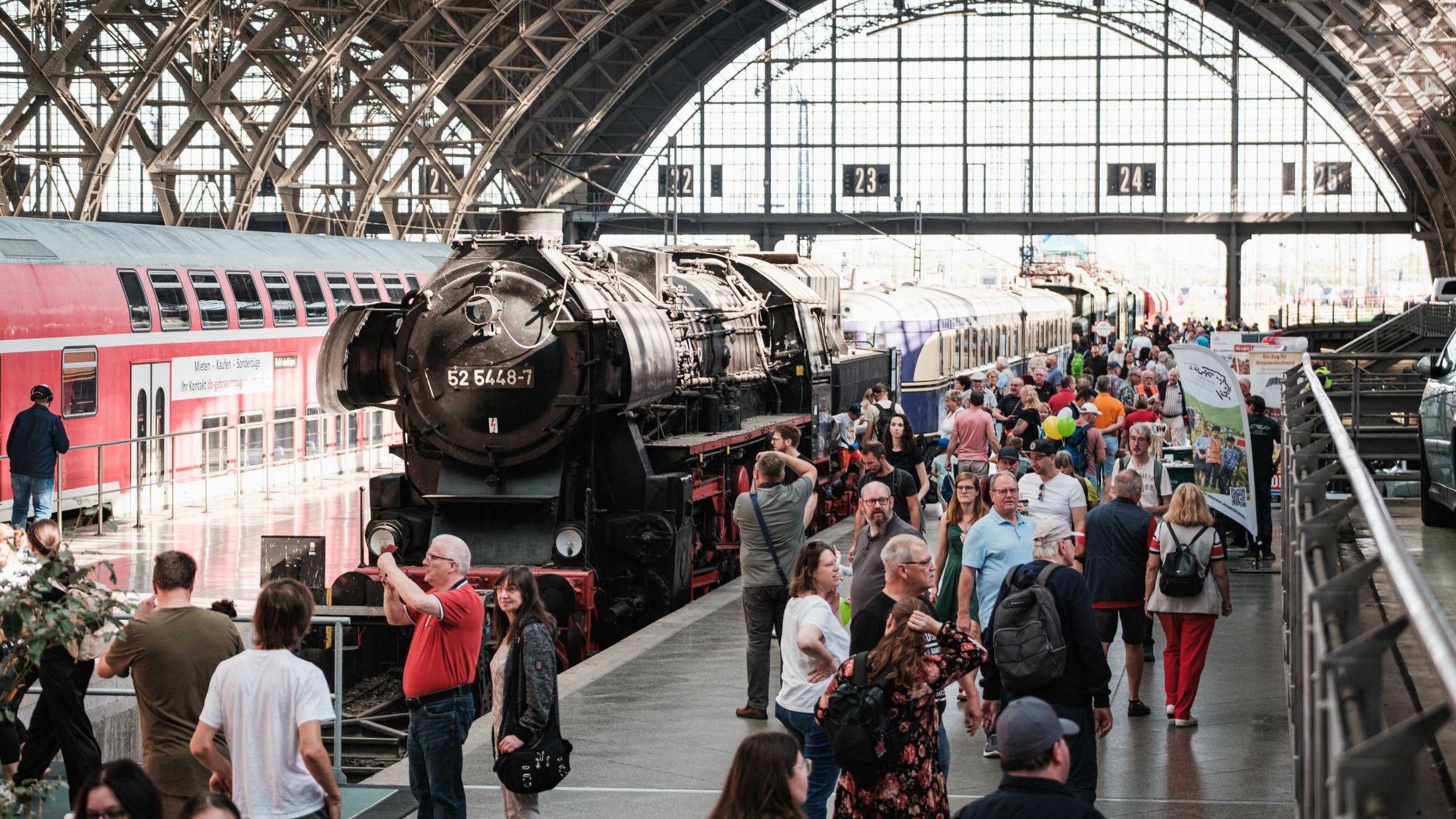 Eisenbahn zum Greifen Nah mit GleisGlück - Tag der Schiene auf dem Leipziger Hauptbahnhof