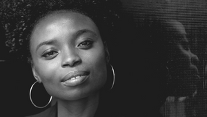 NADÈGE KUSANIKA »UNTER DERSELBEN SONNE«