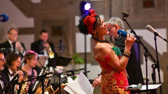 JAZZ LADY trifft BIG BAND