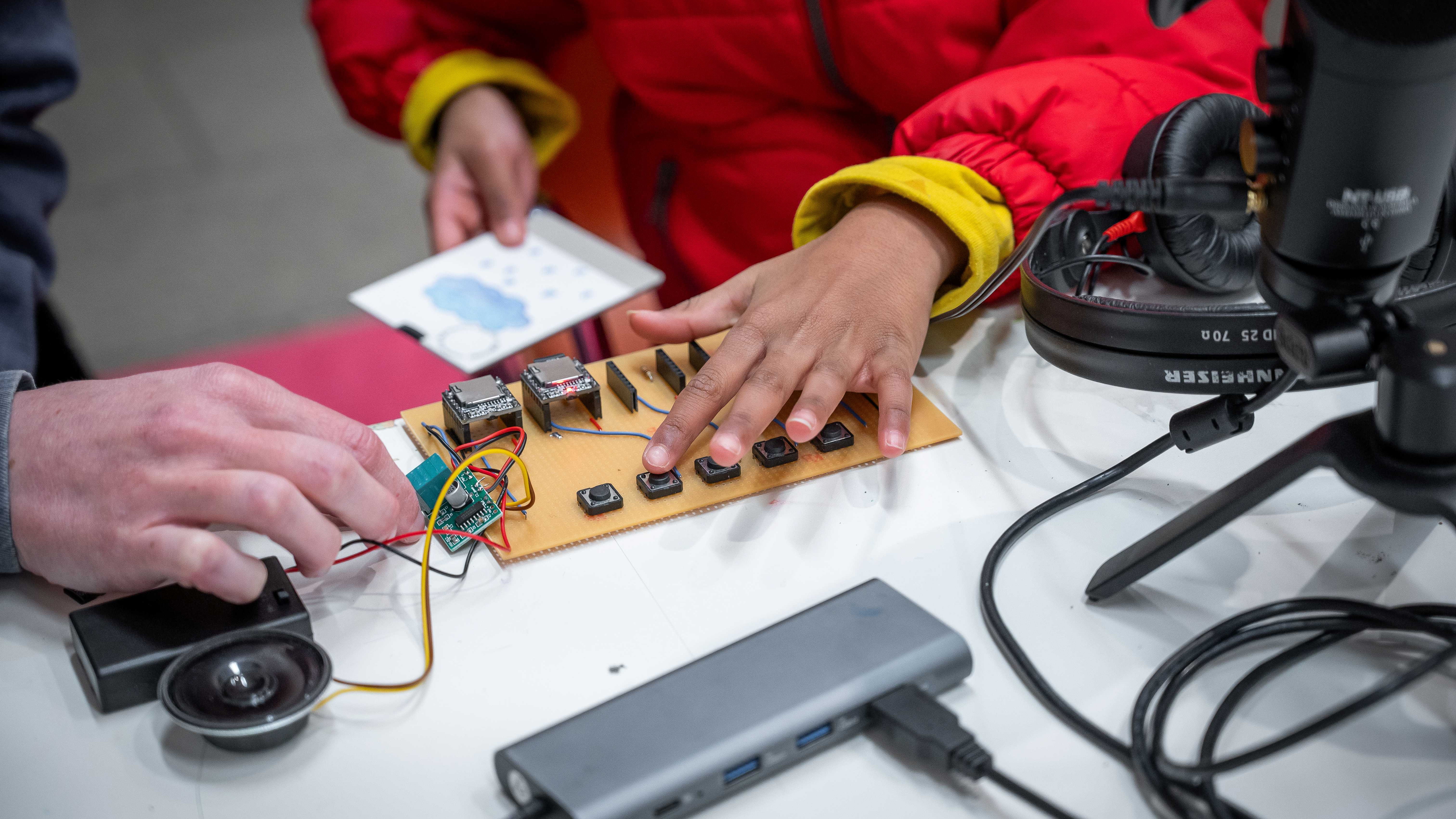 K21 Offene Medienwerkstatt: Micro-Codes
